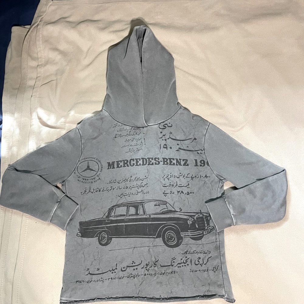 Pakistani art Mercedes’ Benz 1981 hoodie, size M